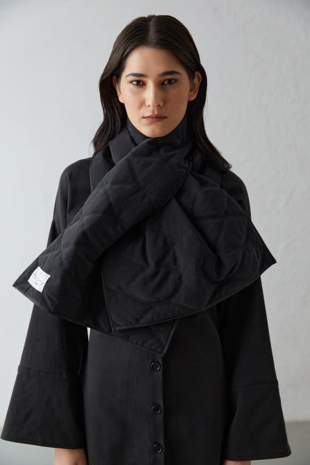 Hug Puffer Scarf