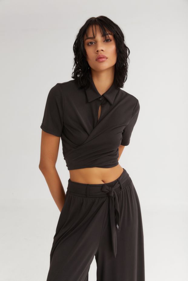 The Creamy Cropped Top Black