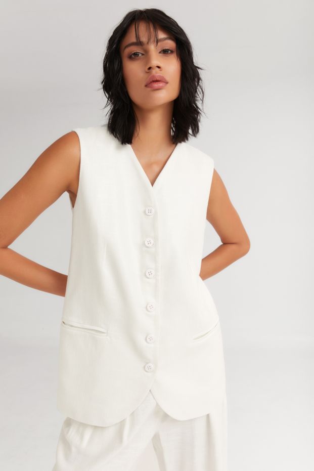 The Dessert Vest White