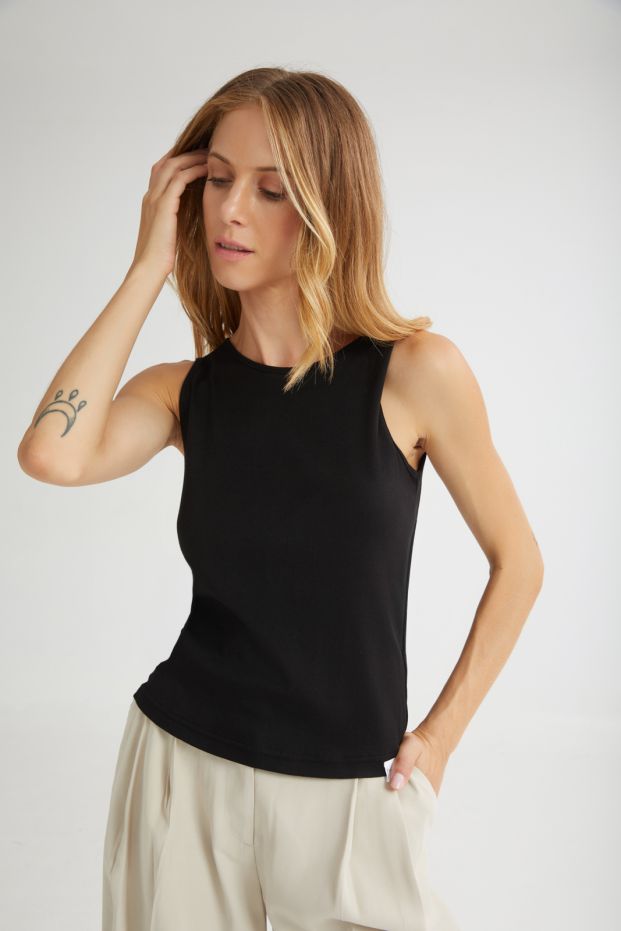The Scoopable Top Black