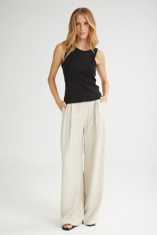 The Scoopable Top Black