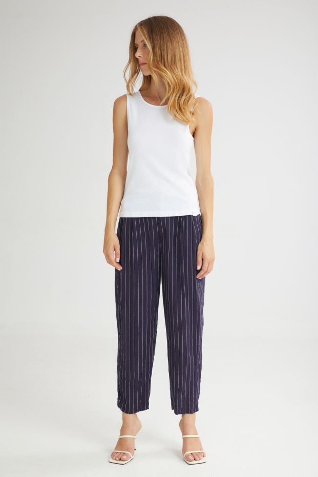 The Scoopable Top White