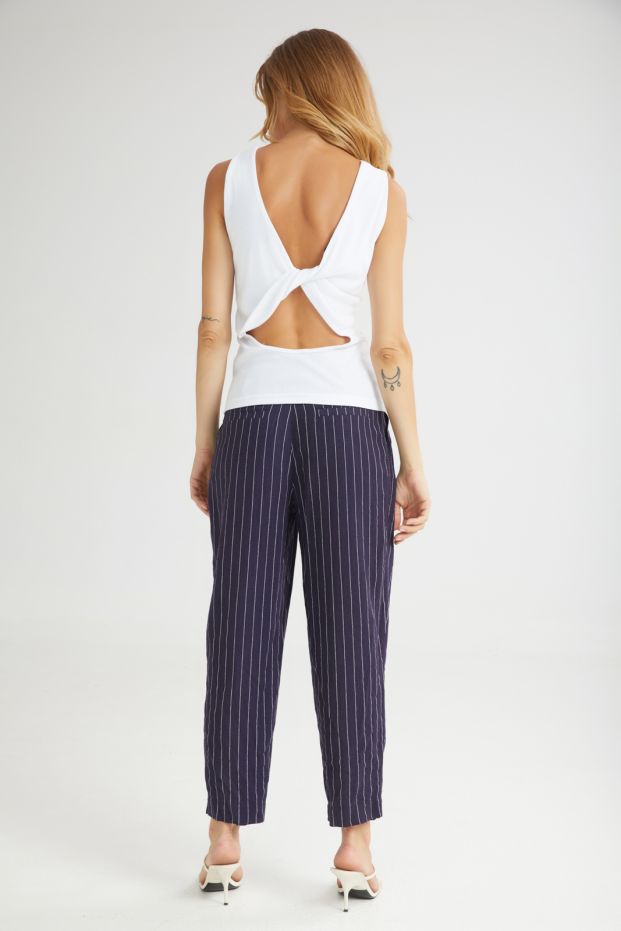 The Scoopable Top White