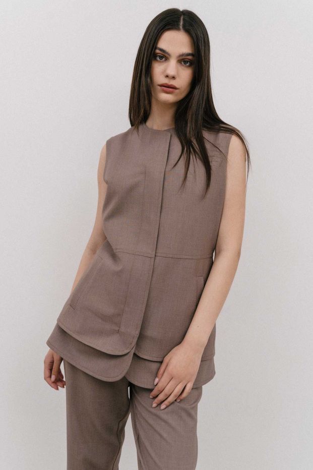The Hot Sauce Vest Beige